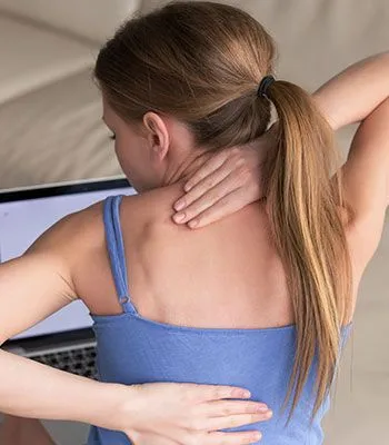 Alleviate upper back pain with a correct body posture