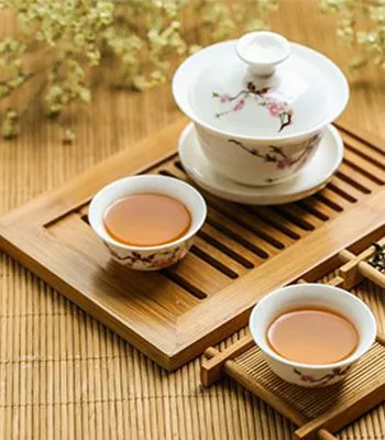 Green tea and Herbal tea: Which One Should You Choose?