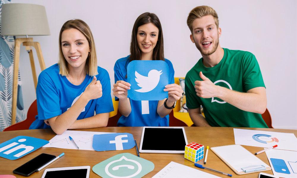 Using Facebook and Twitter for marketing and business